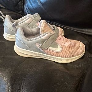 Toddler Girls Nike sneakers size 10